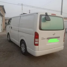 Toyota Hiace 2008
