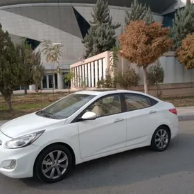 Hyundai Accent 2012