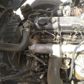 Mitsubishi Canter 2003