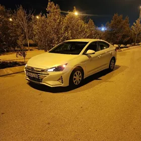 Hyundai Elantra 2020