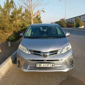 Toyota Sienna 2019