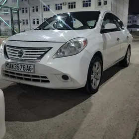 Nissan Versa 2011