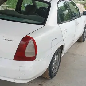 Daewoo Nubira 1998
