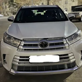 Toyota Highlander 2019