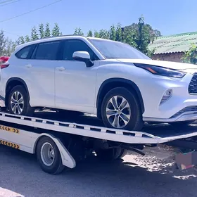 Toyota Highlander 2021