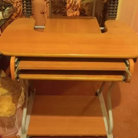 компьютерный столик