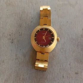 Gyzyl çaýylan sagat