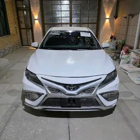 Toyota Camry 2021