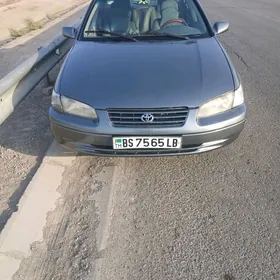 Toyota Camry 1999