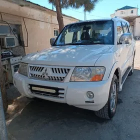 Mitsubishi Pajero 2003