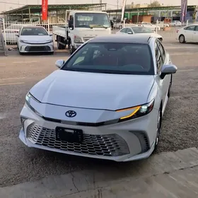 Toyota Camry 2025