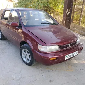 Mitsubishi Chariot 1993