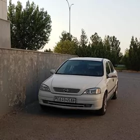 Opel Astra 2000