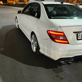 Mercedes-Benz C350 2013