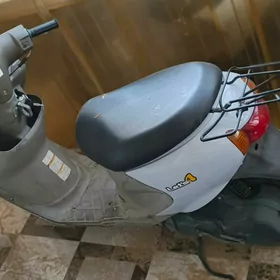 Suzuki Lets 4.    skuter