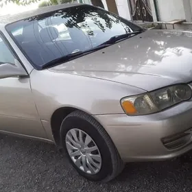 Toyota Corolla 2000
