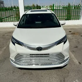 Toyota Sienna 2021