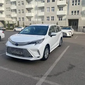 Toyota Sienna 2021
