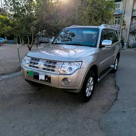 Mitsubishi Pajero 2008