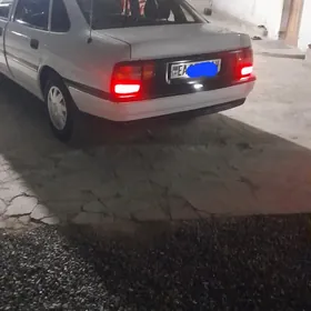 Opel Vectra 1990