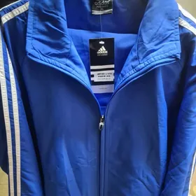 Спортивный костюм .