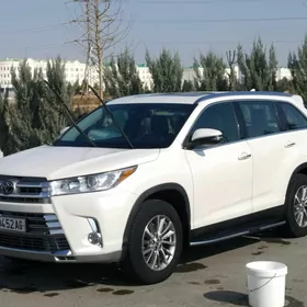 Toyota Highlander 2019