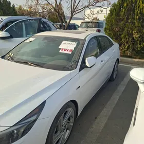 Hyundai Elantra 2023