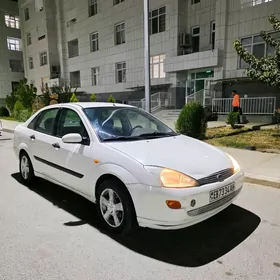 Ford Focus 2000