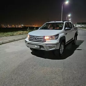 Toyota Hilux 2020