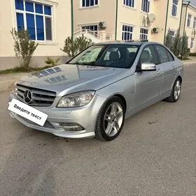 Mercedes-Benz C300 2011