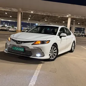 Toyota Camry 2019