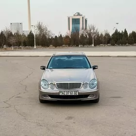 Mercedes-Benz E500 2004