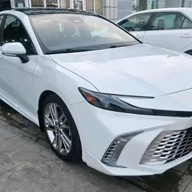 Toyota Camry 2025