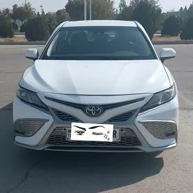 Toyota Camry 2020