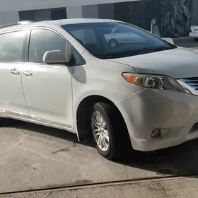 Toyota Sienna 2015