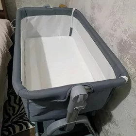 Кроватка для новорожденных