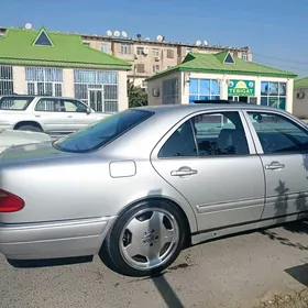 Mercedes-Benz E320 1999