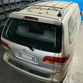 Toyota Sienna 2002
