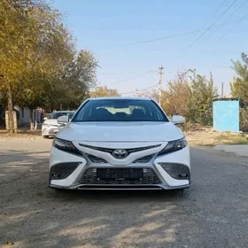 Toyota Camry 2021