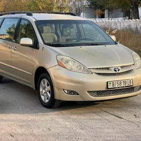 Toyota Sienna 2005
