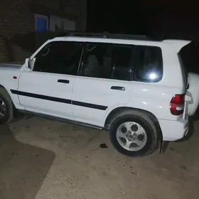 Mitsubishi Pajero 2000