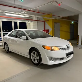 Toyota Camry 2014