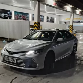 Toyota Camry 2020