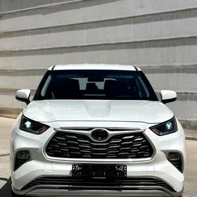 Toyota Highlander 2021