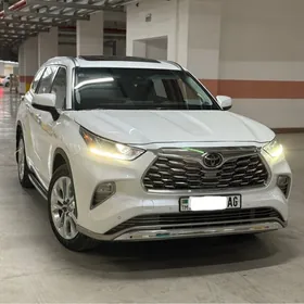 Toyota Highlander 2021