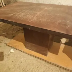 столик и тумбочки