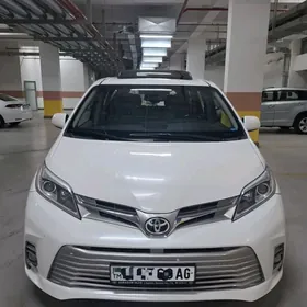 Toyota Sienna 2018