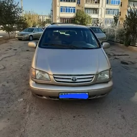 Toyota Sienna 2002