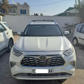 Toyota Highlander 2021