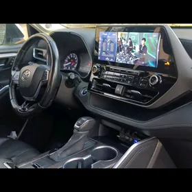 Toyota Highlander 2020